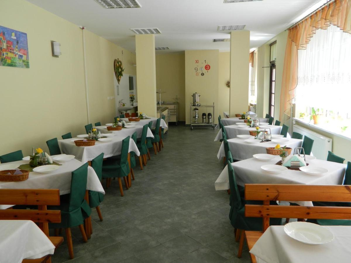 Hotel Pod Arkadami Darłówko Zewnętrze zdjęcie