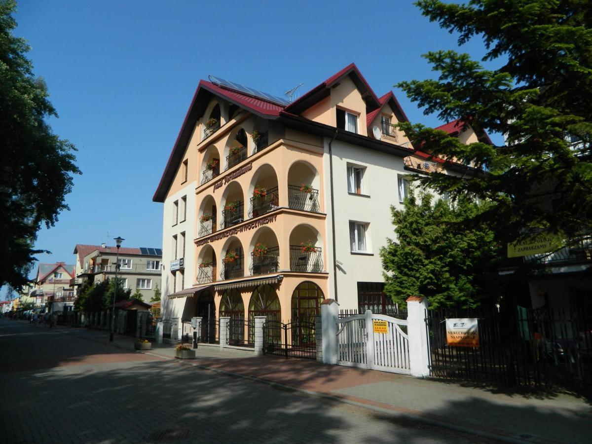 Hotel Pod Arkadami Darłówko Zewnętrze zdjęcie