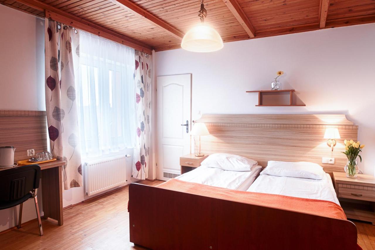 Hotel Pod Arkadami Darłówko Zewnętrze zdjęcie