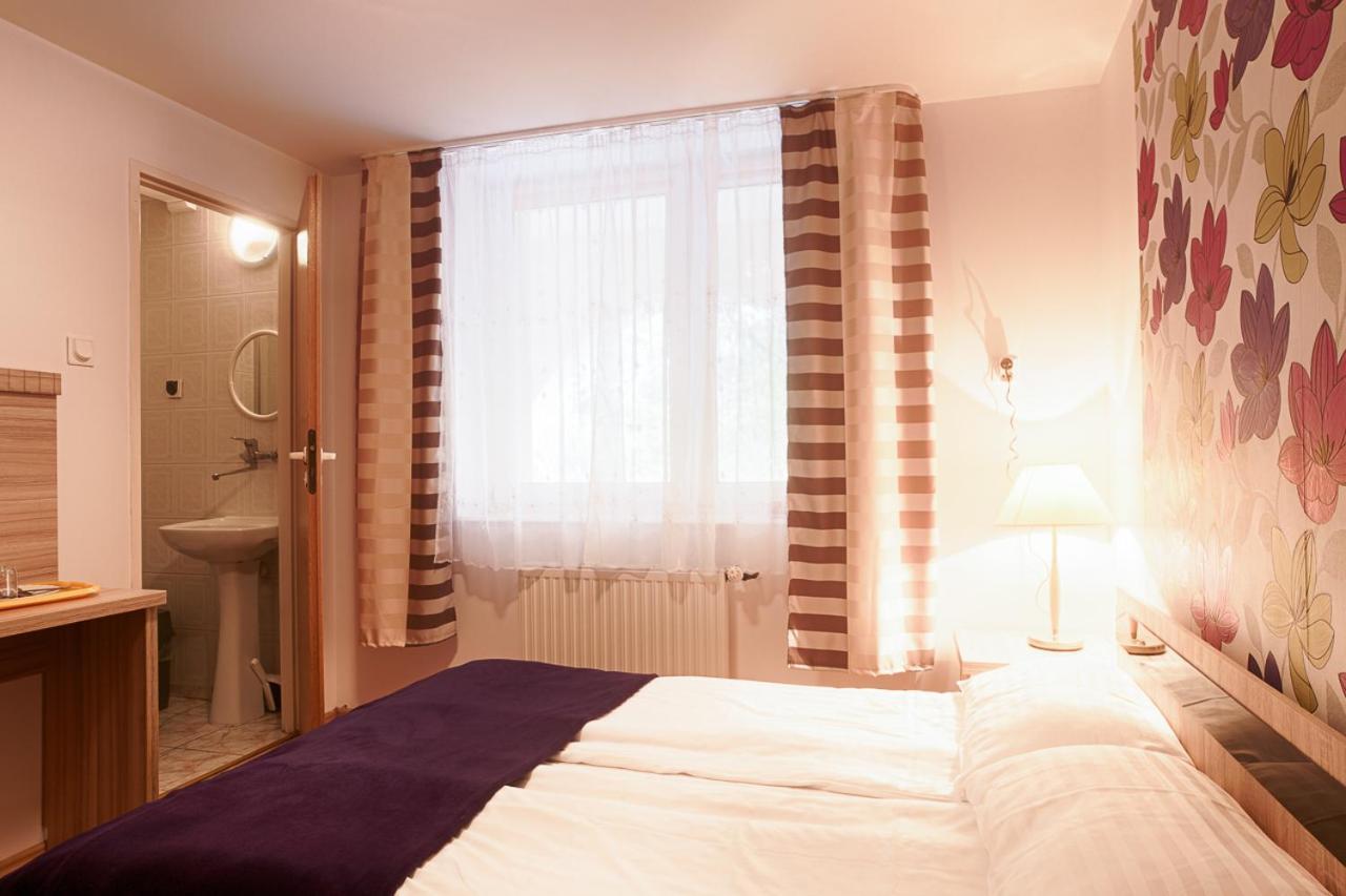 Hotel Pod Arkadami Darłówko Zewnętrze zdjęcie