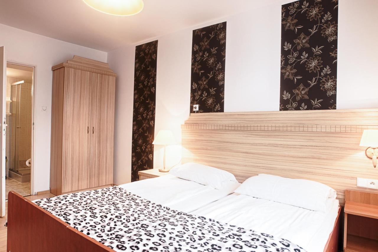 Hotel Pod Arkadami Darłówko Zewnętrze zdjęcie
